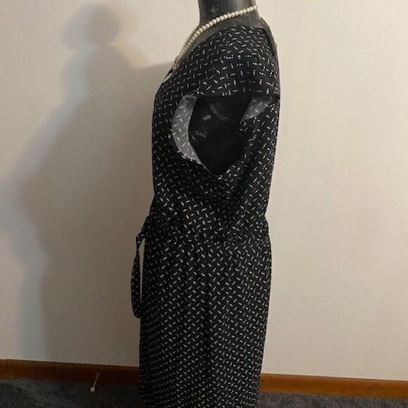 Ann Taylor Factory Black/White Polka Dot Flutter sleeves dress, size L - Picture 2 of 5